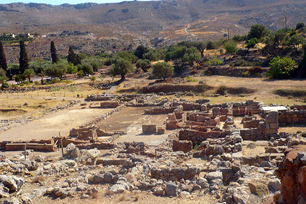 THE MINOAN PALACE OF KATO ZAKROS